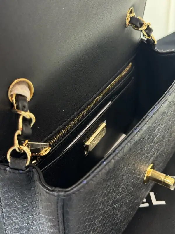Chanel Сумка Classic Double Flap 20 см в зміїної шкірі — Фото 4