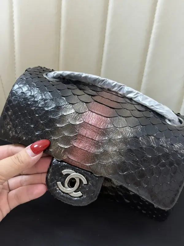 Chanel Сумка Classic Double Flap 20 см в зміїної шкірі — Фото 4