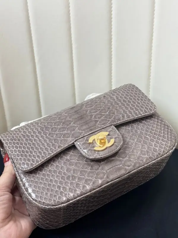 Chanel Сумка Classic Double Flap 20 см в зміїної шкірі — Фото 4