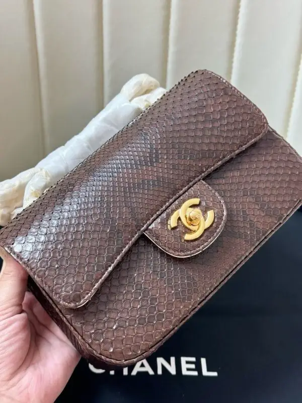 Chanel Сумка Classic Double Flap 20 см в зміїної шкірі — Фото 5