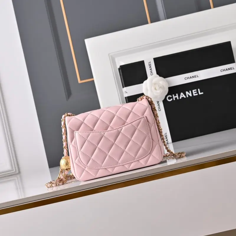 Chanel Сумка Classic Flap Calfskin 18 см — Фото 3