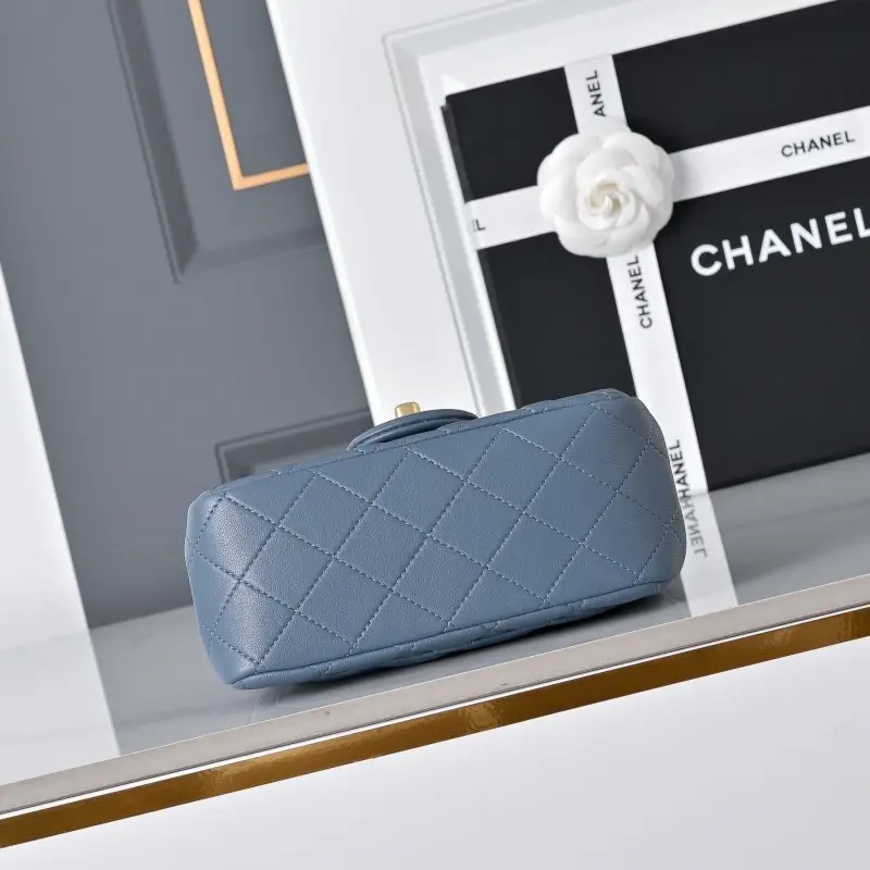 Chanel Сумка Classic Flap Calfskin 18 см — Фото 4