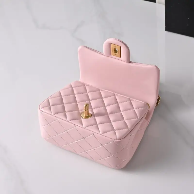 Chanel Сумка Classic Flap Calfskin 18 см — Фото 4
