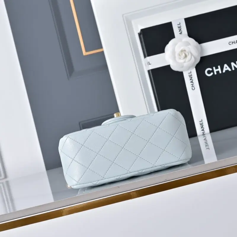 Chanel Сумка Classic Flap Calfskin 18 см — Фото 4