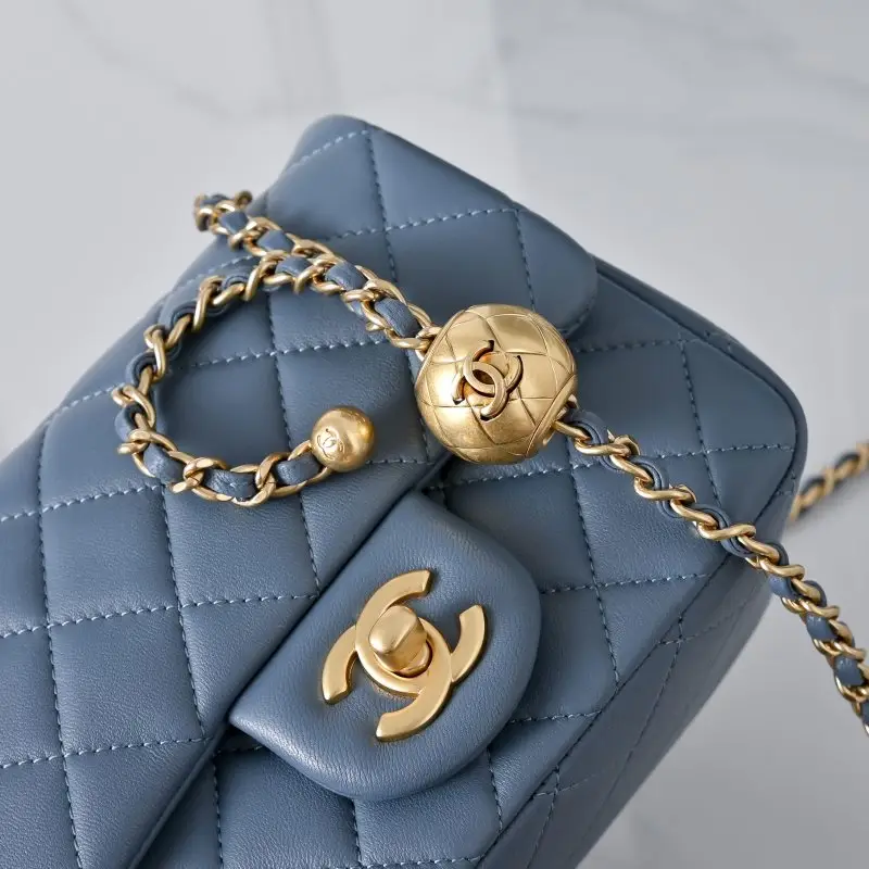 Chanel Сумка Classic Flap Calfskin 18 см — Фото 5