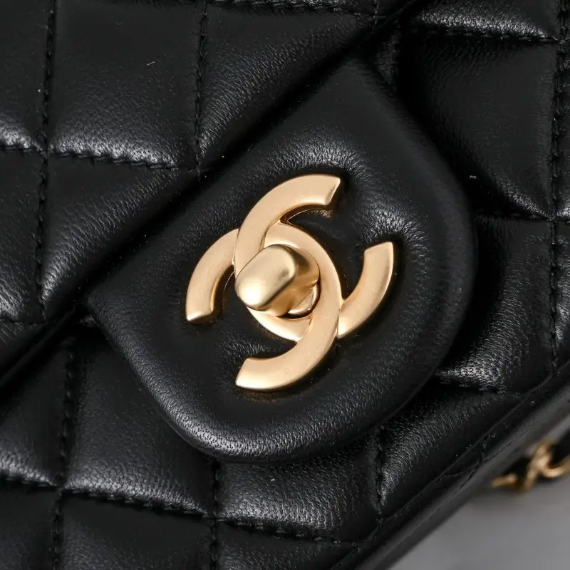 Chanel Сумка Classic Flap Calfskin 18 см — Фото 5