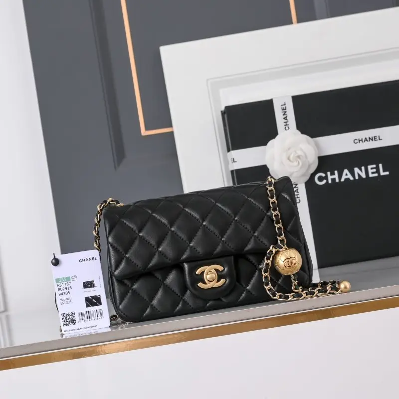 Chanel — A bag Classic Flap Calfskin 20 cm