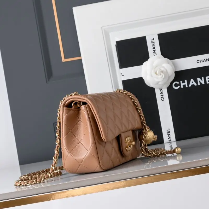 Chanel A bag Classic Flap Calfskin 20 cm — Photo 2