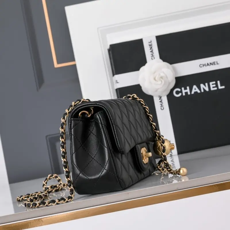 Chanel A bag Classic Flap Calfskin 20 cm — Photo 2