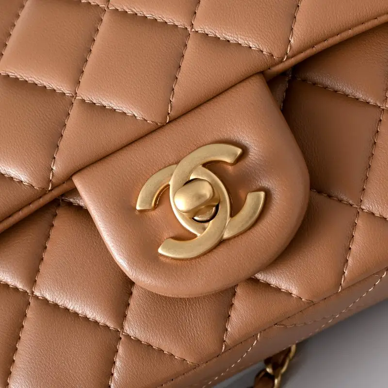Chanel A bag Classic Flap Calfskin 20 cm — Photo 5