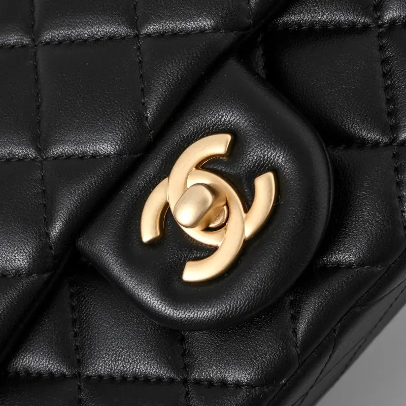 Chanel A bag Classic Flap Calfskin 20 cm — Photo 5