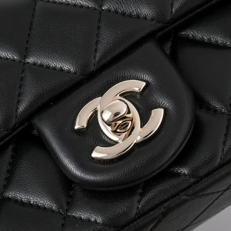 Chanel A bag Classic Flap Calfskin 20 cm — Photo 5