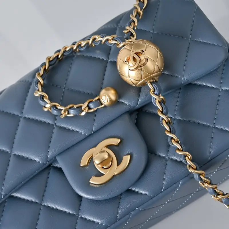 Chanel Сумка Classic Flap Calfskin 20 см — Фото 5