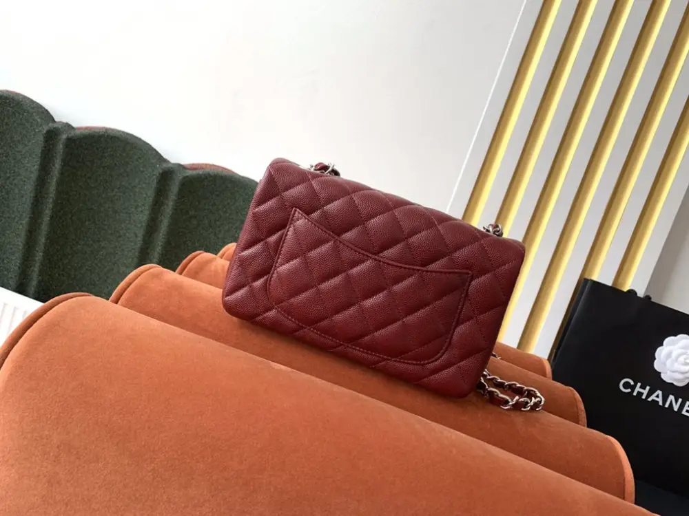 Chanel Сумка Classic Flap Caviar 20 см — Фото 2