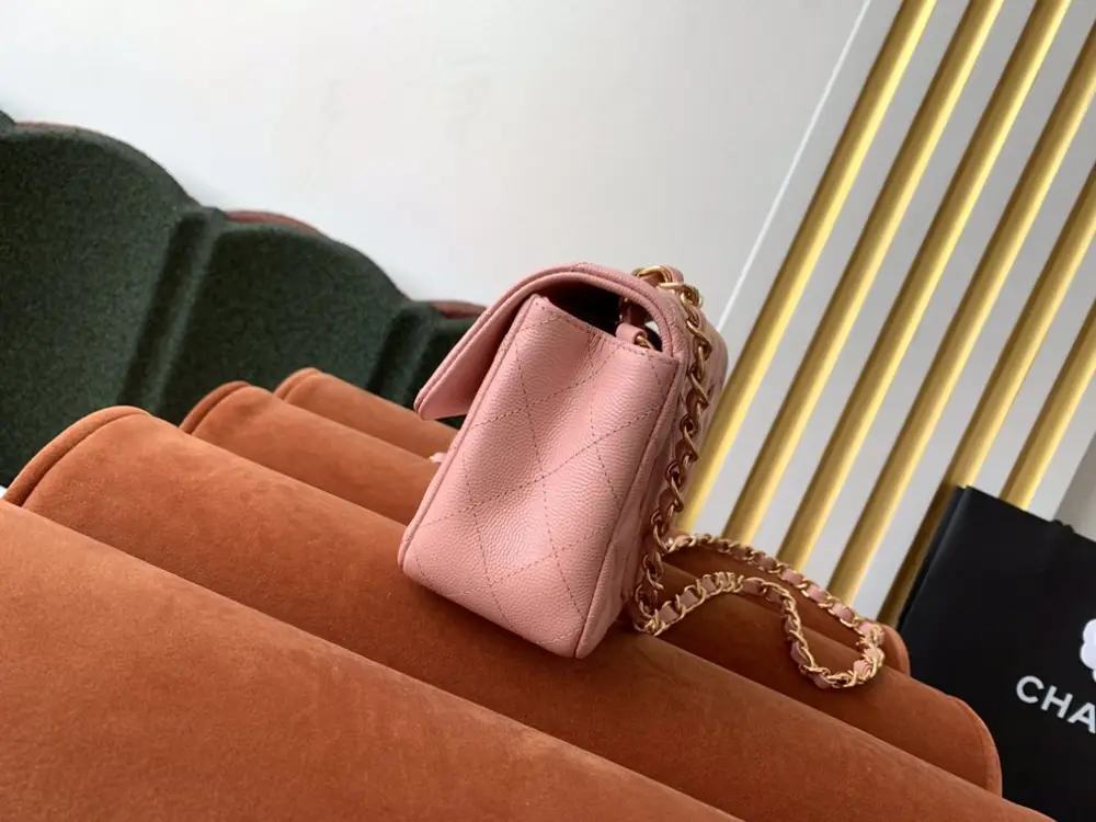 Chanel Сумка Classic Flap Caviar 20 см — Фото 3