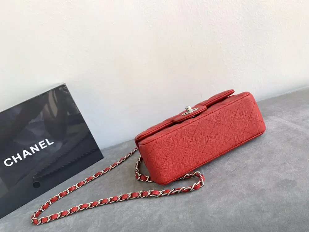 Chanel Сумка Classic Flap Caviar 20 см — Фото 4