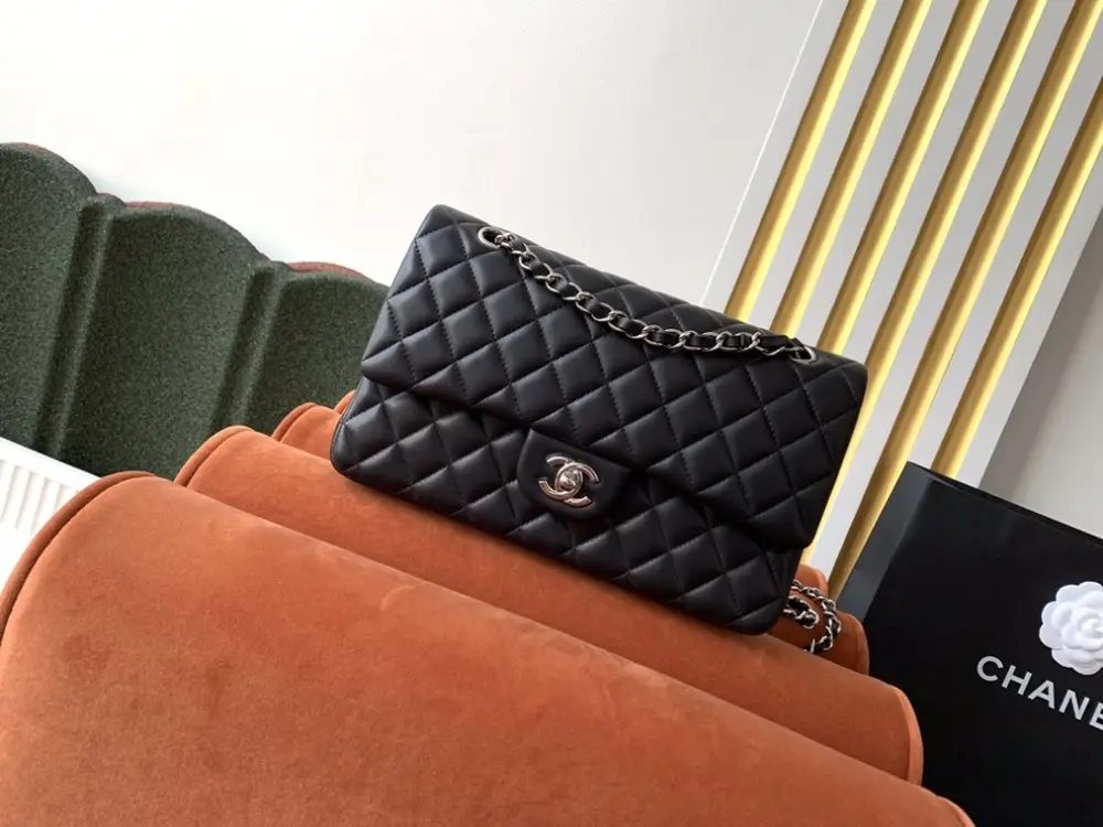 Chanel Сумка Classic Flap Lambskin 26 см — Фото 1
