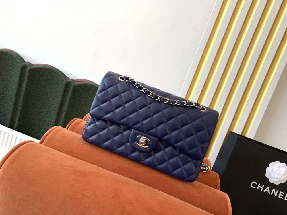 Chanel Сумка Classic Flap Lambskin 26 см — Фото 1