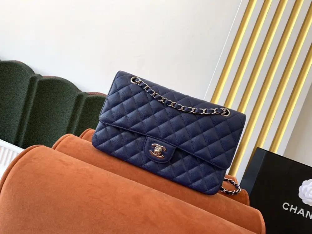 Chanel — Сумка Classic Flap Lambskin 26 см