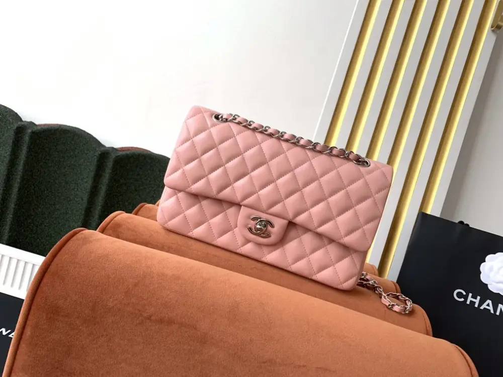 Chanel — Сумка Classic Flap Lambskin 26 см