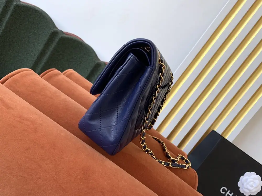 Chanel A bag Classic Flap Lambskin 26 cm — Photo 3