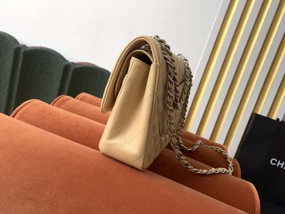 Chanel Сумка Classic Flap Lambskin 26 см — Фото 3