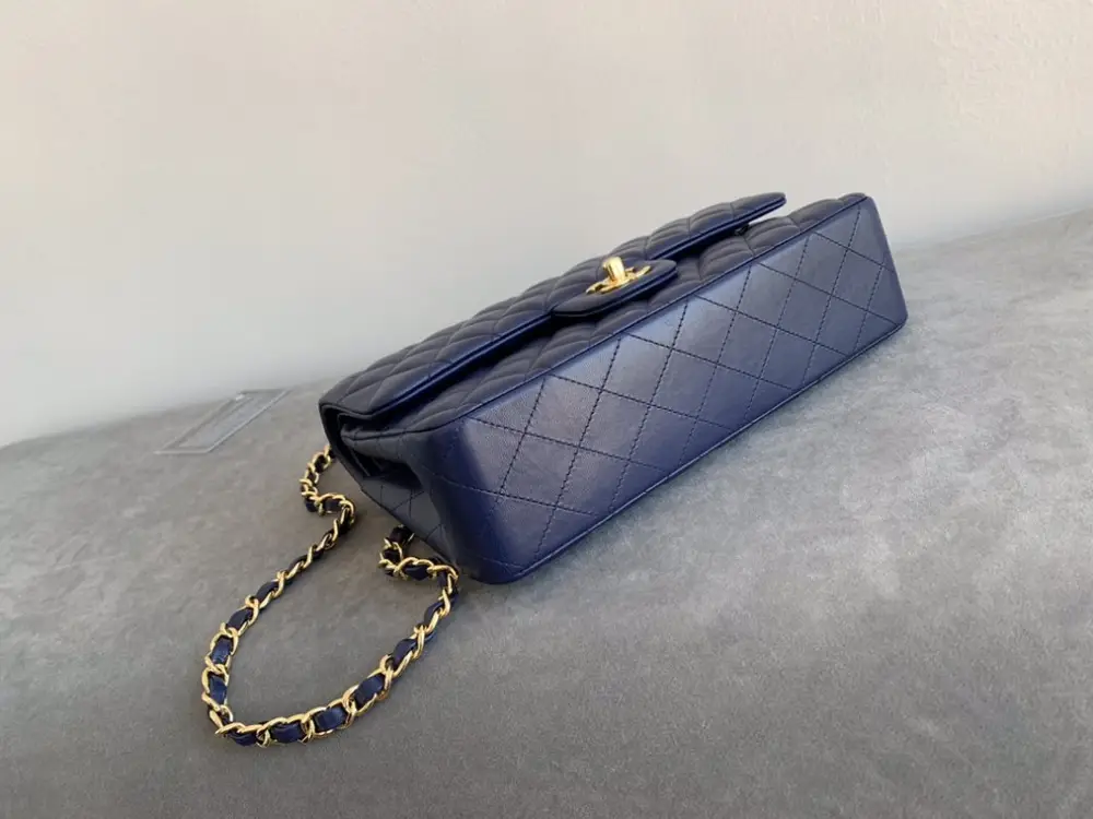 Chanel A bag Classic Flap Lambskin 26 cm — Photo 4
