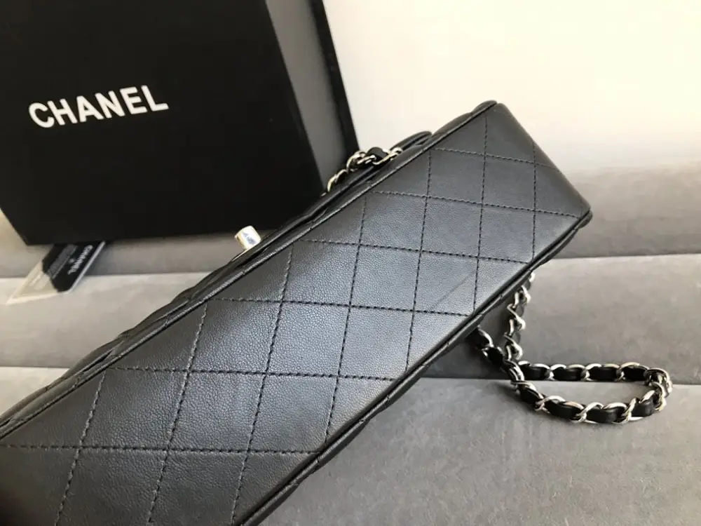 Chanel Сумка Classic Flap Lambskin 26 см — Фото 4
