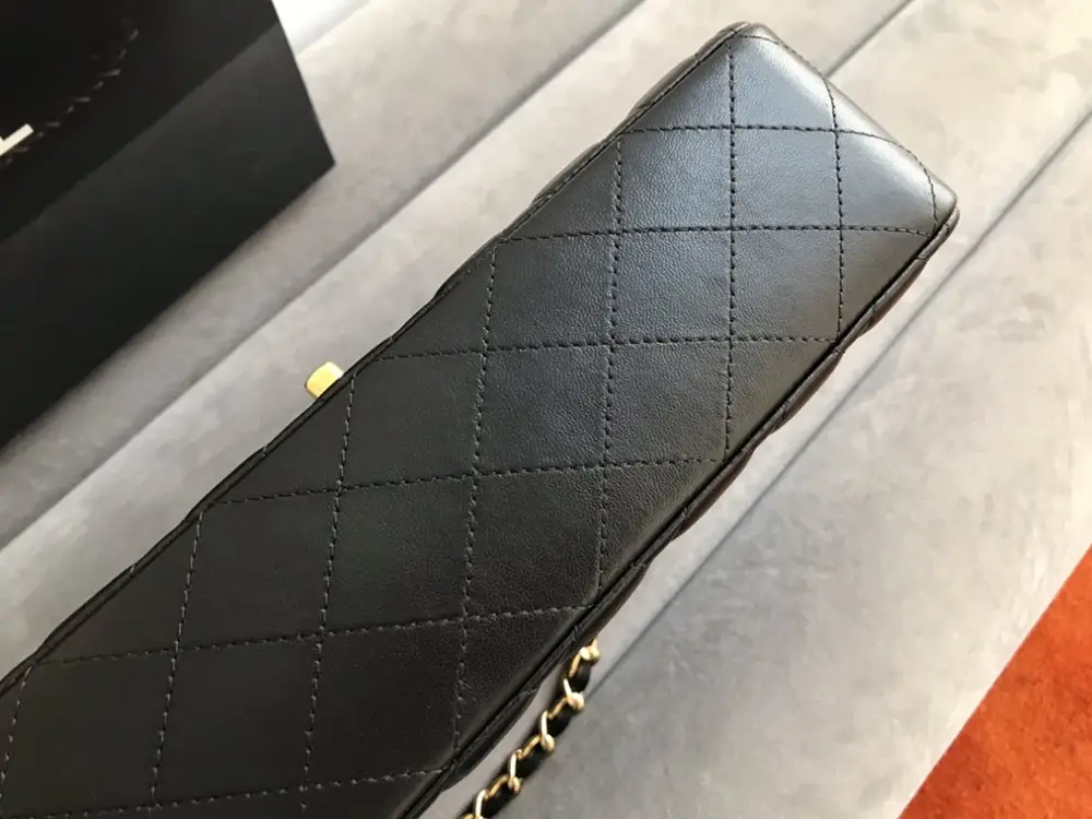 Chanel Сумка Classic Flap Lambskin 26 см — Фото 4