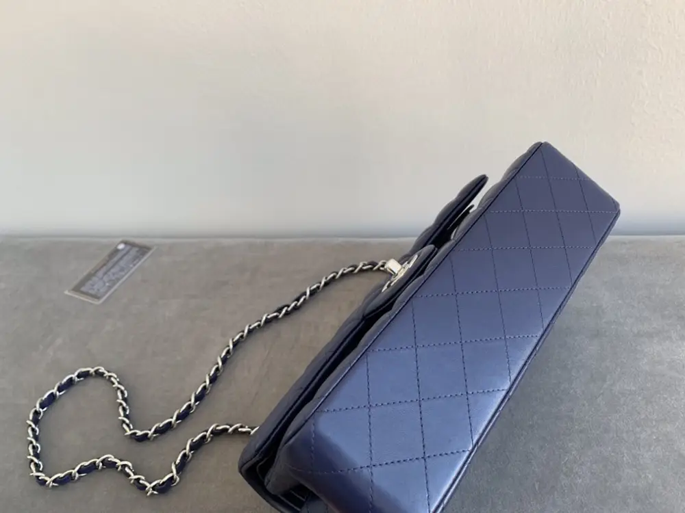 Chanel Сумка Classic Flap Lambskin 26 см — Фото 4