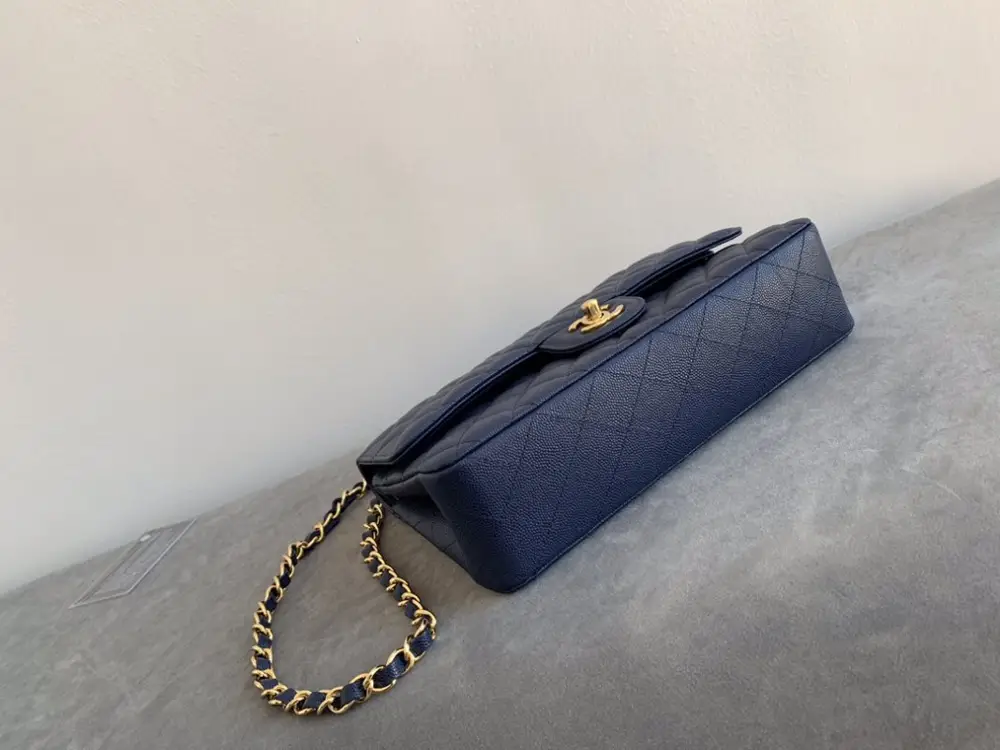 Chanel Сумка Classic Flap Lambskin 26 см — Фото 4