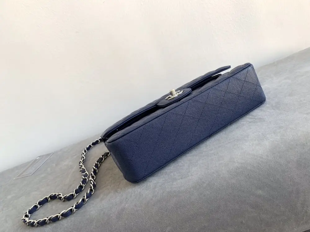 Chanel A bag Classic Flap Lambskin 26 cm — Photo 4