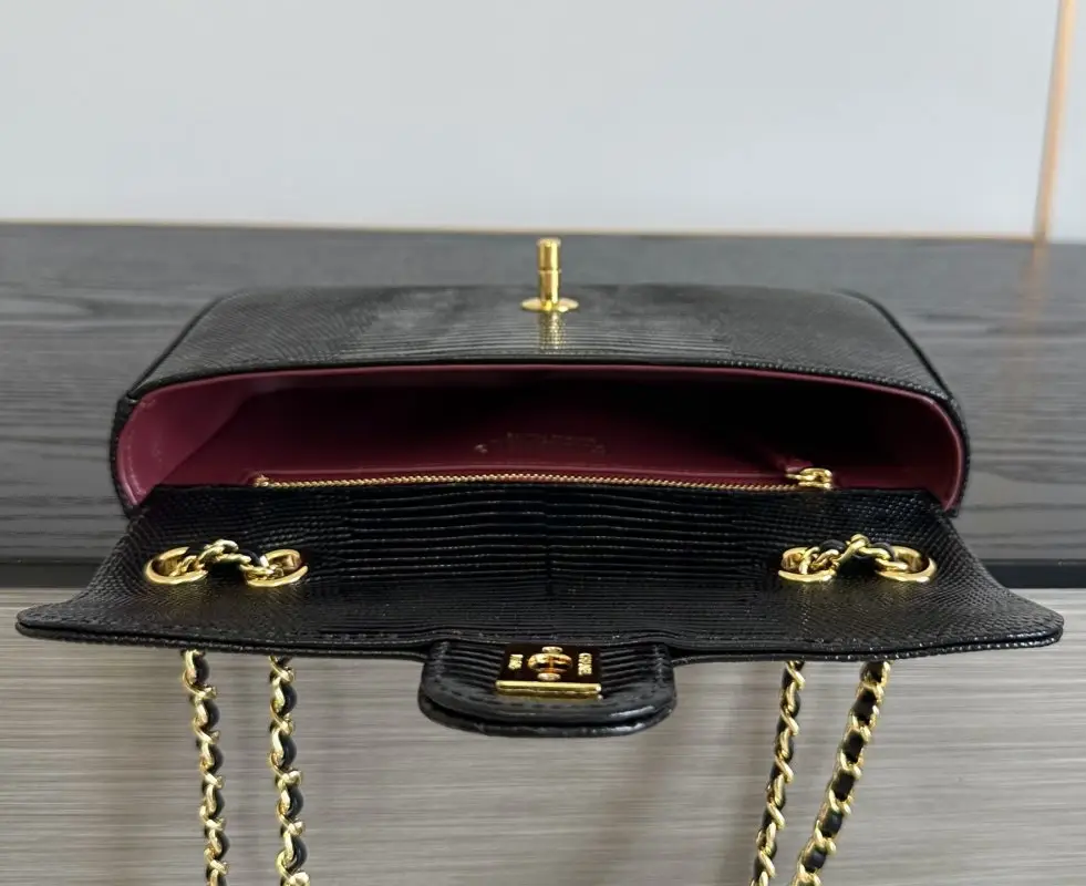 Chanel Сумка East West Flap 21 см в телячої шкірі Calfskin Lizard з тисненням під ящірку — Фото 5