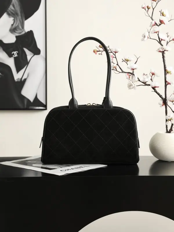 Chanel Сумка для боулінгу 29 см з телячої шкіри Boston — Фото 3