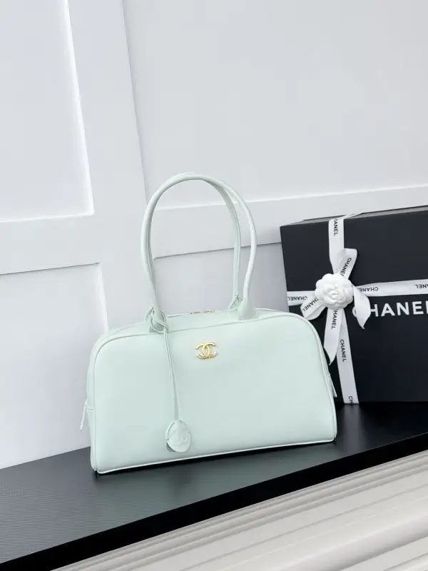 Chanel — Сумка для боулинга 35 см в коже Calfskin