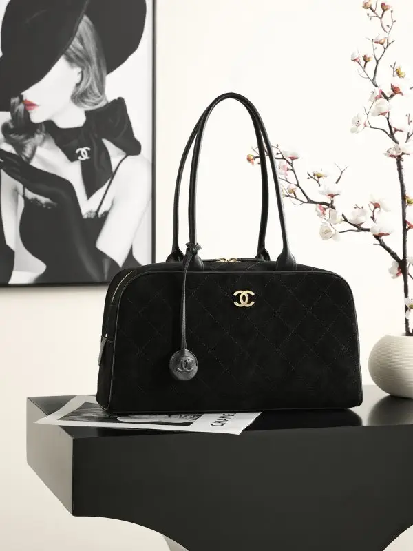 Chanel — Сумка для боулинга 36 см из телячьей кожи Boston