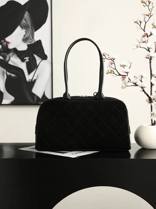 Chanel Сумка для боулінгу 36 см з телячої шкіри Boston — Фото 3