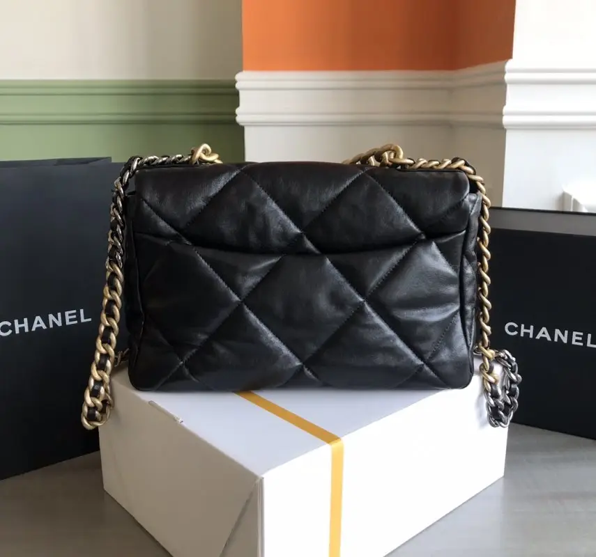 Chanel A bag leather 30 cm Chanel 19 — Photo 2