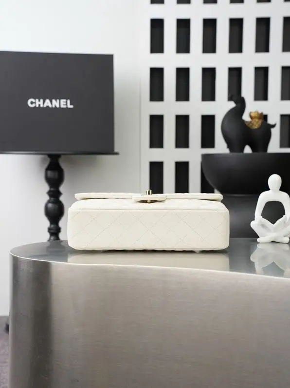 Chanel Сумка кожаная женская Chanel 26A CF 25 см — Фото 5