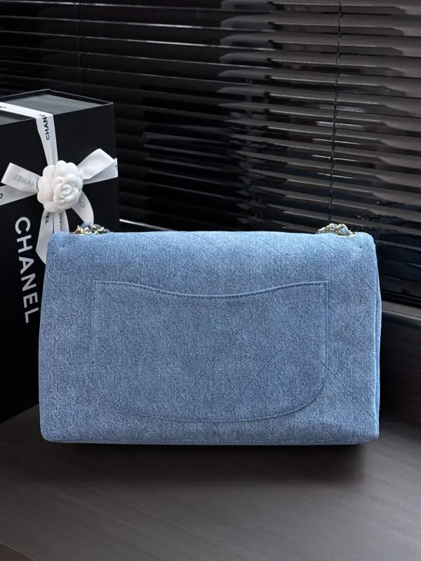 Chanel Сумка Maxi 39 см джинсова — Фото 2