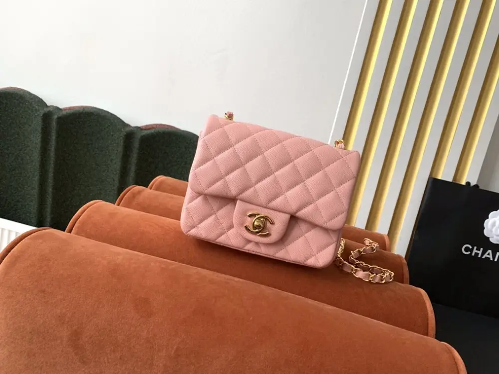 Chanel — Сумка Mini Classic Flap Caviar 17 см