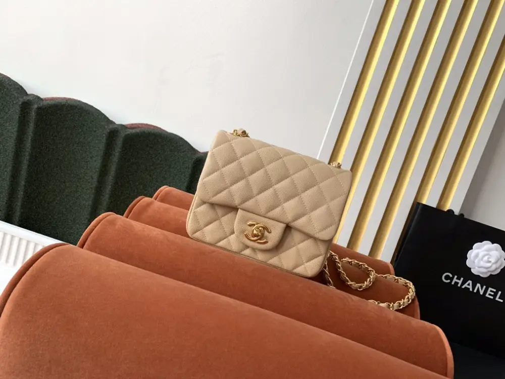 Chanel — Сумка Mini Classic Flap Caviar 17 см