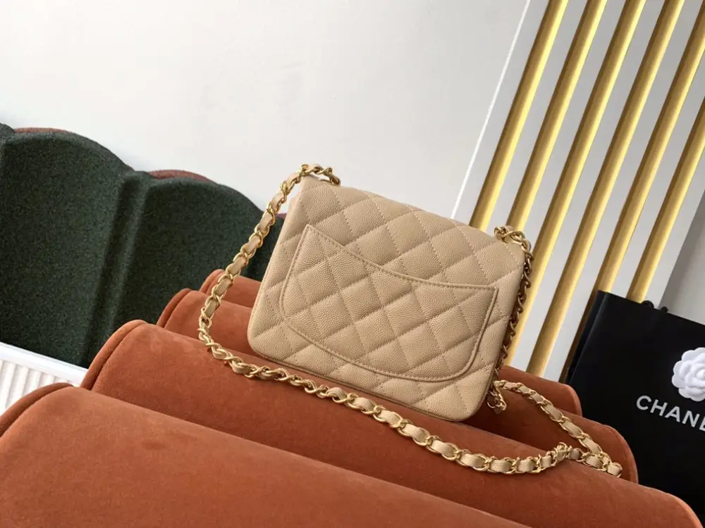 Chanel Сумка Mini Classic Flap Caviar 17 см — Фото 2