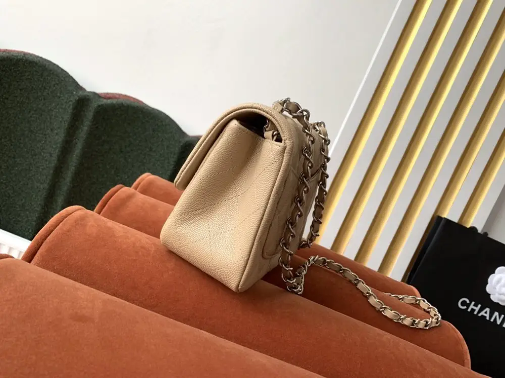Chanel Сумка Mini Classic Flap Caviar 17 см — Фото 3