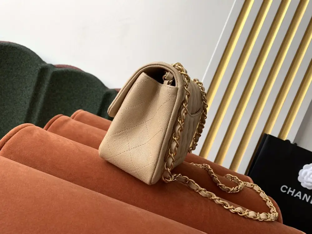 Chanel Сумка Mini Classic Flap Caviar 17 см — Фото 3
