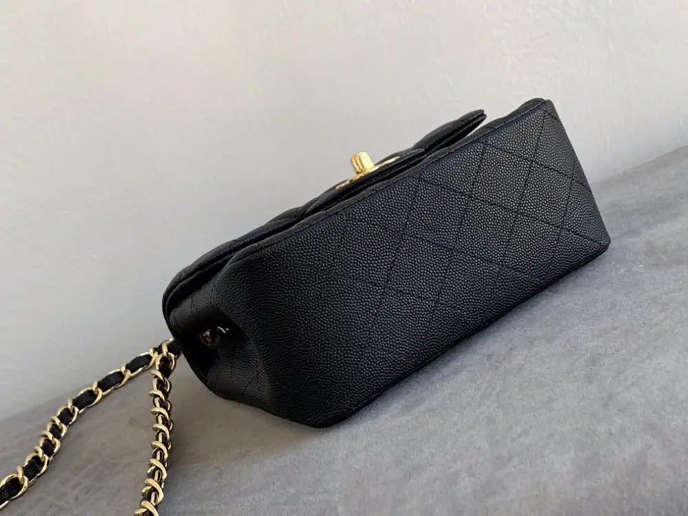 Chanel A bag Mini Classic Flap Caviar 17 cm — Photo 4