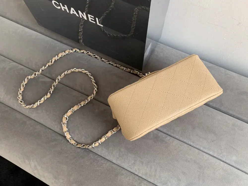 Chanel Сумка Mini Classic Flap Caviar 17 см — Фото 4
