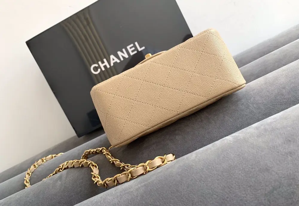 Chanel Сумка Mini Classic Flap Caviar 17 см — Фото 4
