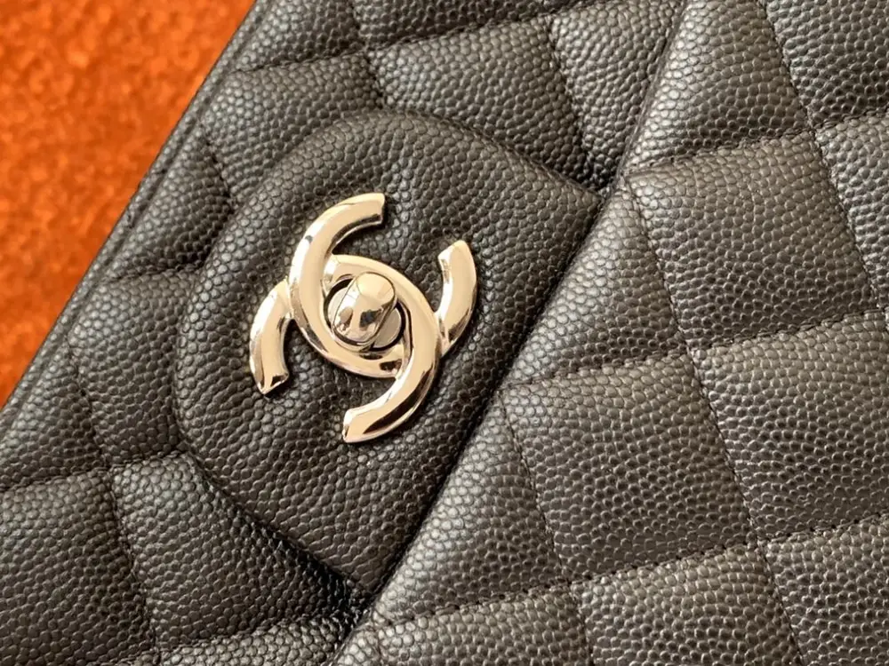 Chanel A bag Mini Classic Flap Caviar 17 cm — Photo 5