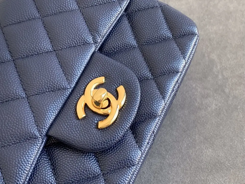 Chanel A bag Mini Classic Flap Caviar 17 cm — Photo 5